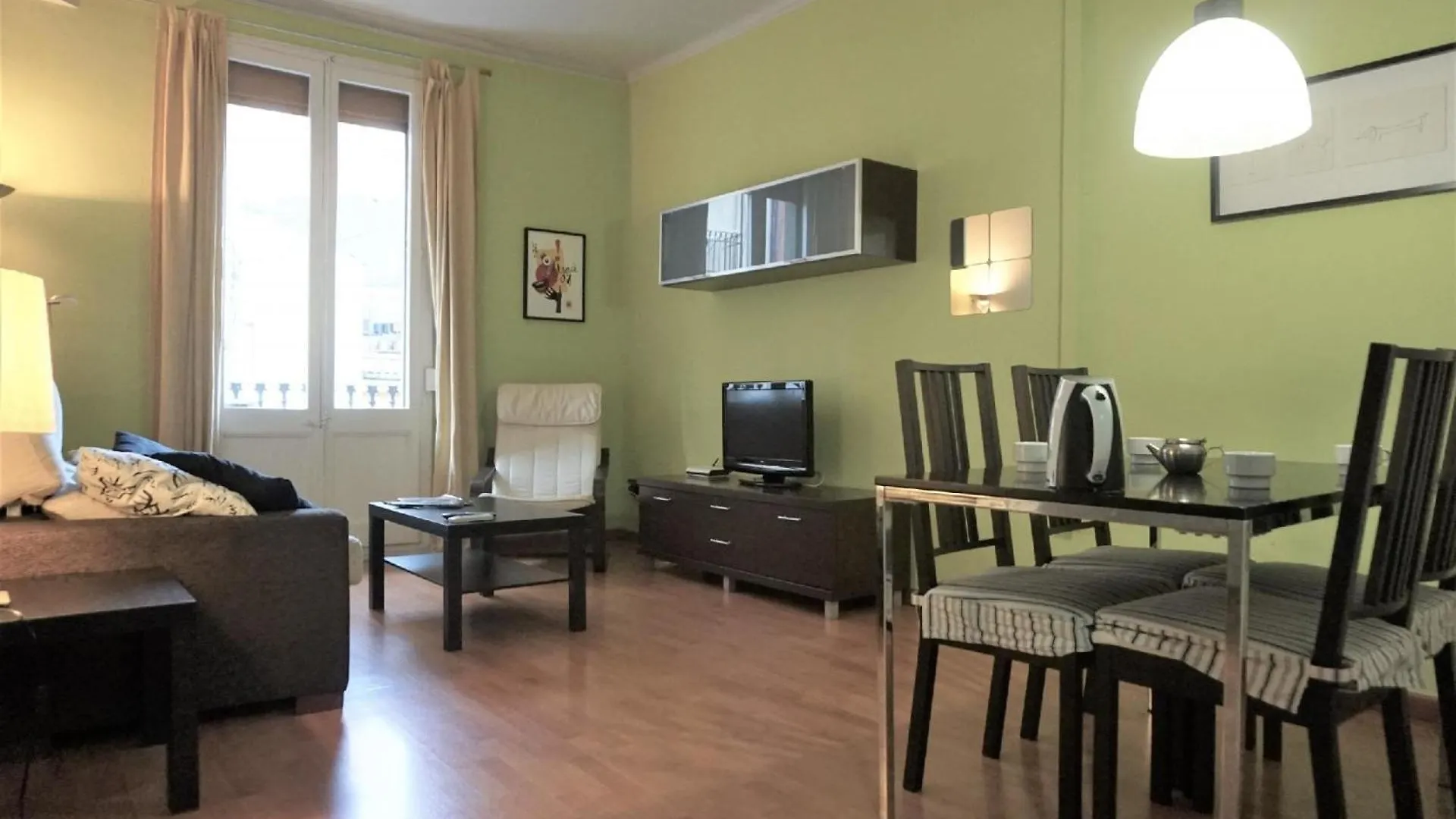 Apartment Ferienwohnung Fuer 3 Personen Ca 50 Qm In Barcelona-Sants-Montjuic, Costa Brava Costa Del Maresme